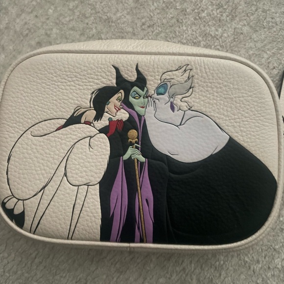 Coach Disney Villains White Crossbody Bag - Picture 1 of 4